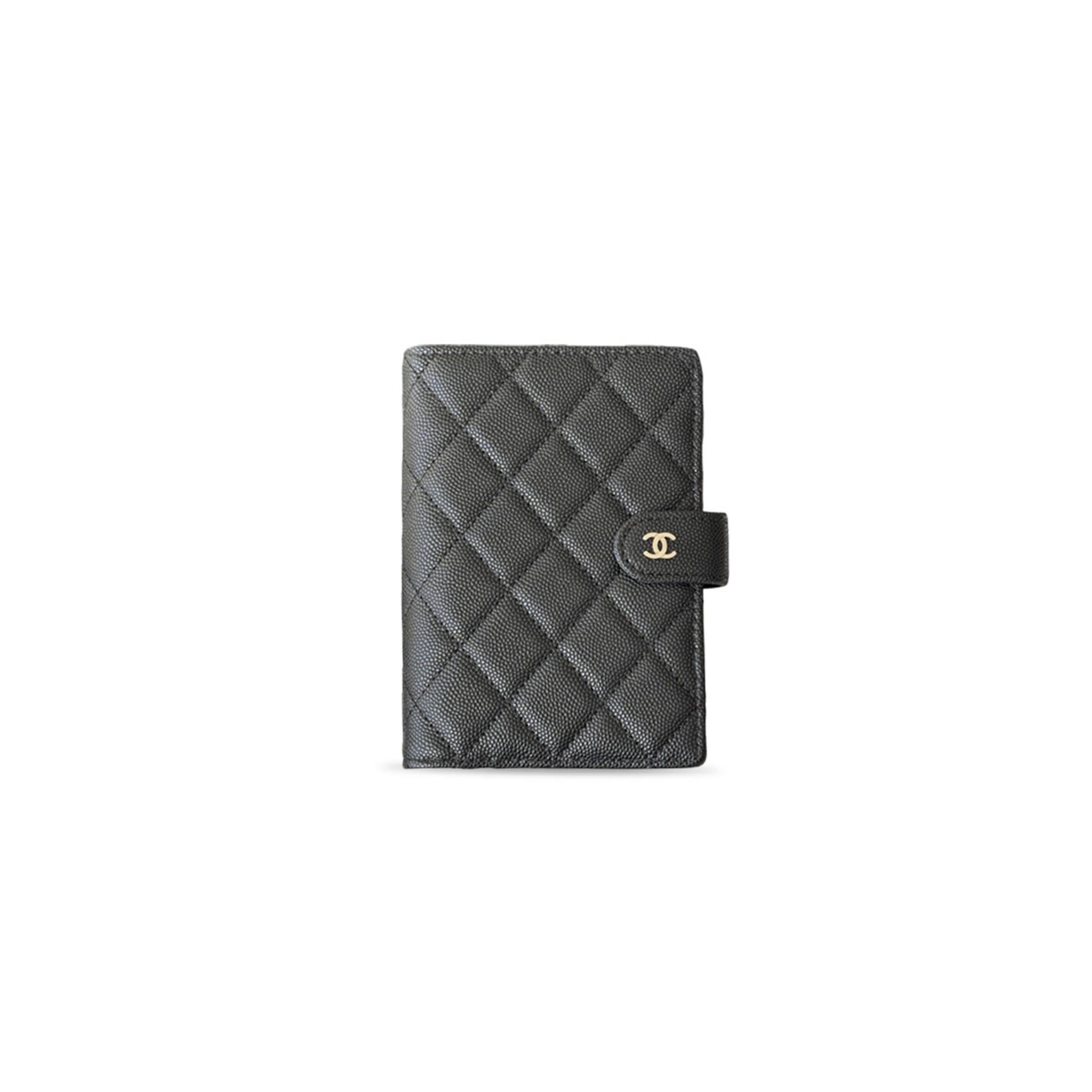 CHANEL MASTER CAVIAR QUILTED PASSPORT HOLDER A96066 (15*10*3cm) 
